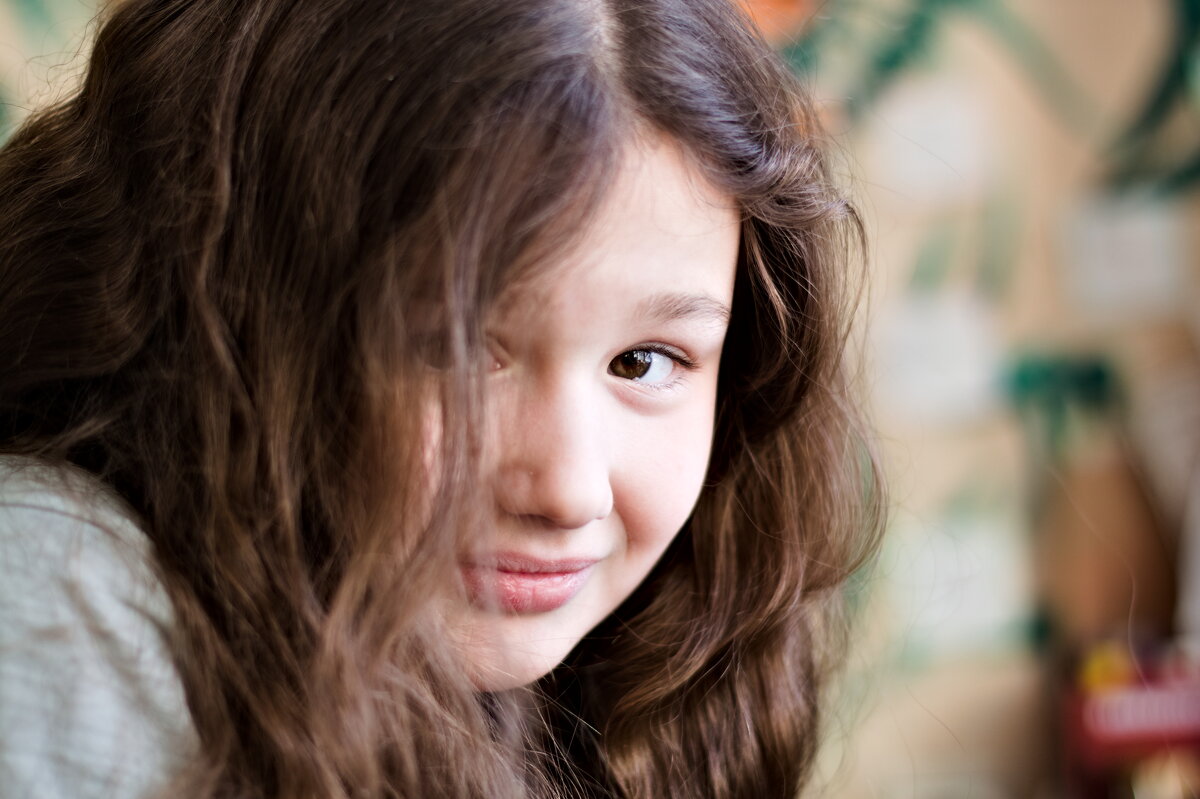 с распущенными волосами - Артём Евтюхов