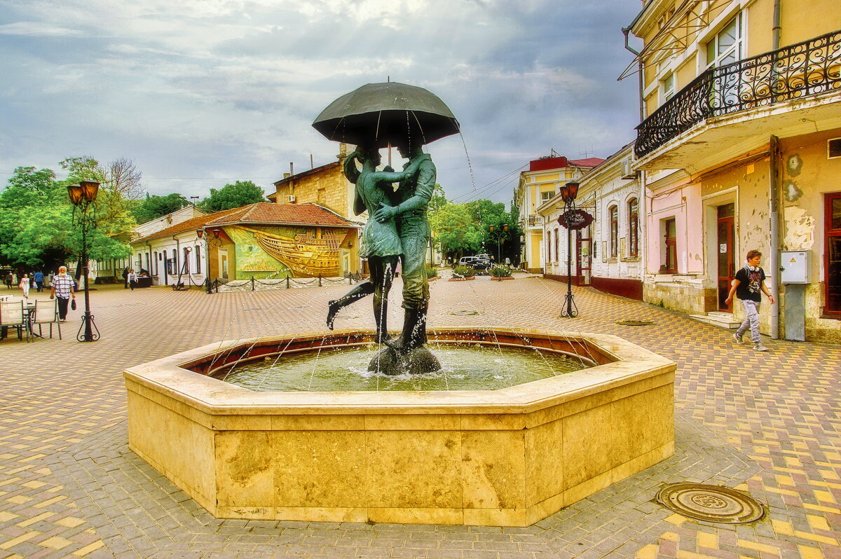 Фонтан «Пара под зонтом» или Фонтан Влюблённых - Андрей K.