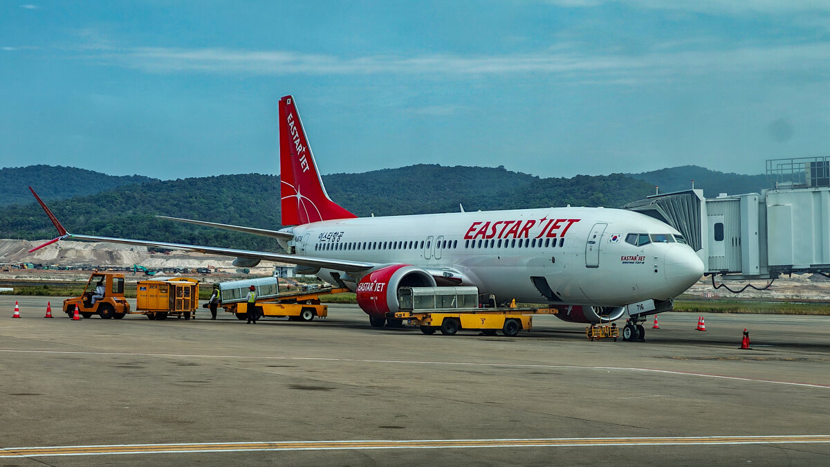 Готовится к полету - Dmitry i Mary S