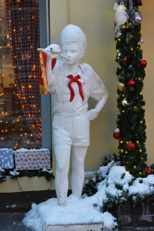 Новогодняя Москва. Путешествие в Рождество 2026. Пионер-горнист. - Наташа ***** Новогодняя Москва. Путешествие в Рождество 2026. Пионер-горнист. - Наташа *****