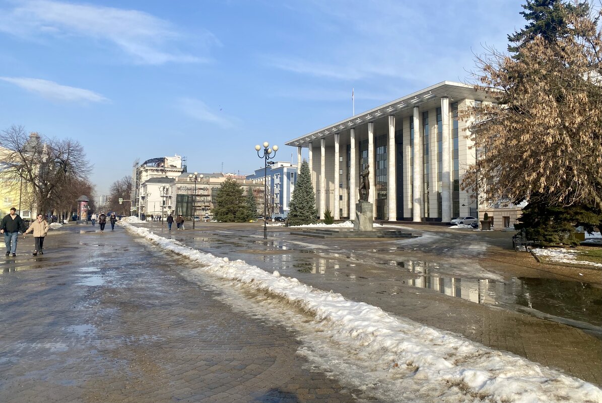 Улица Красная 10. Краснодар. Здание Краевого суда. - Alexey YakovLev Улица Красная 10. Краснодар. Здание Краевого суда. - Alexey YakovLev