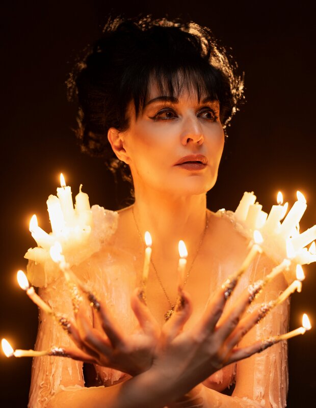 Мир при свечах становится другим... - Оля Логвиненко Мир при свечах становится другим... - Оля Логвиненко