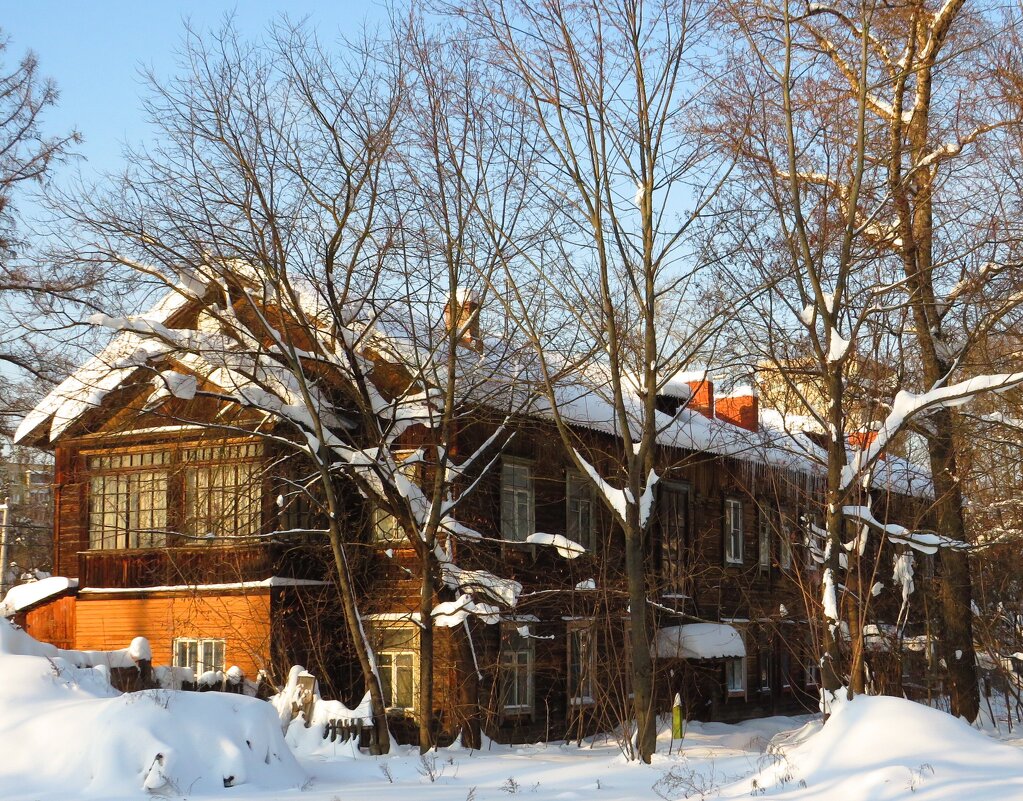 Старенький дом - Андрей Снегерёв