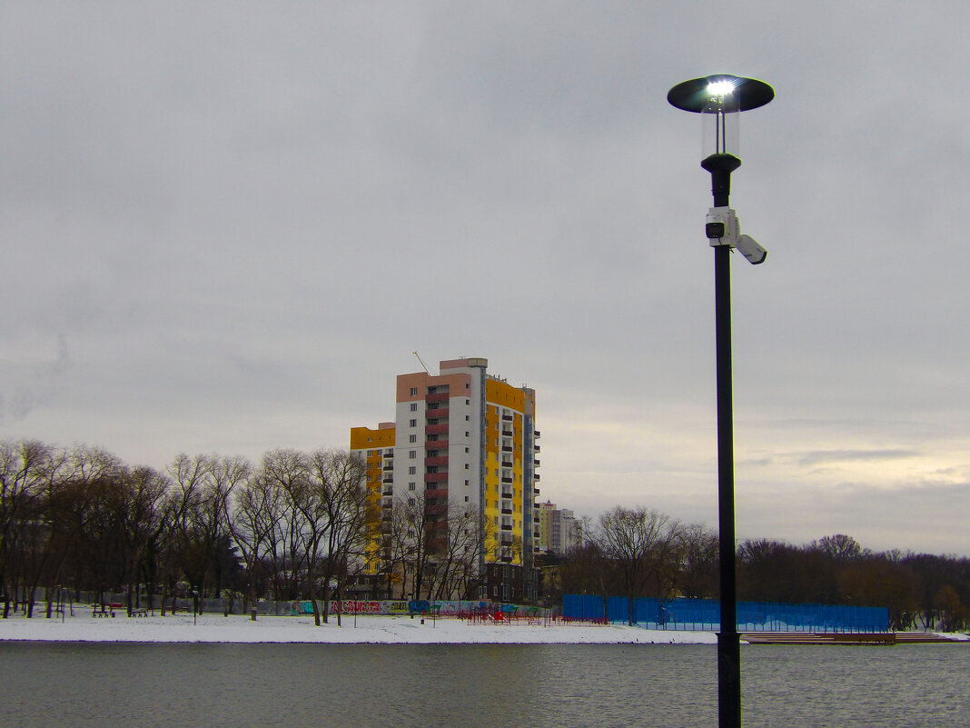 Дом у  озера - Валентин Семчишин