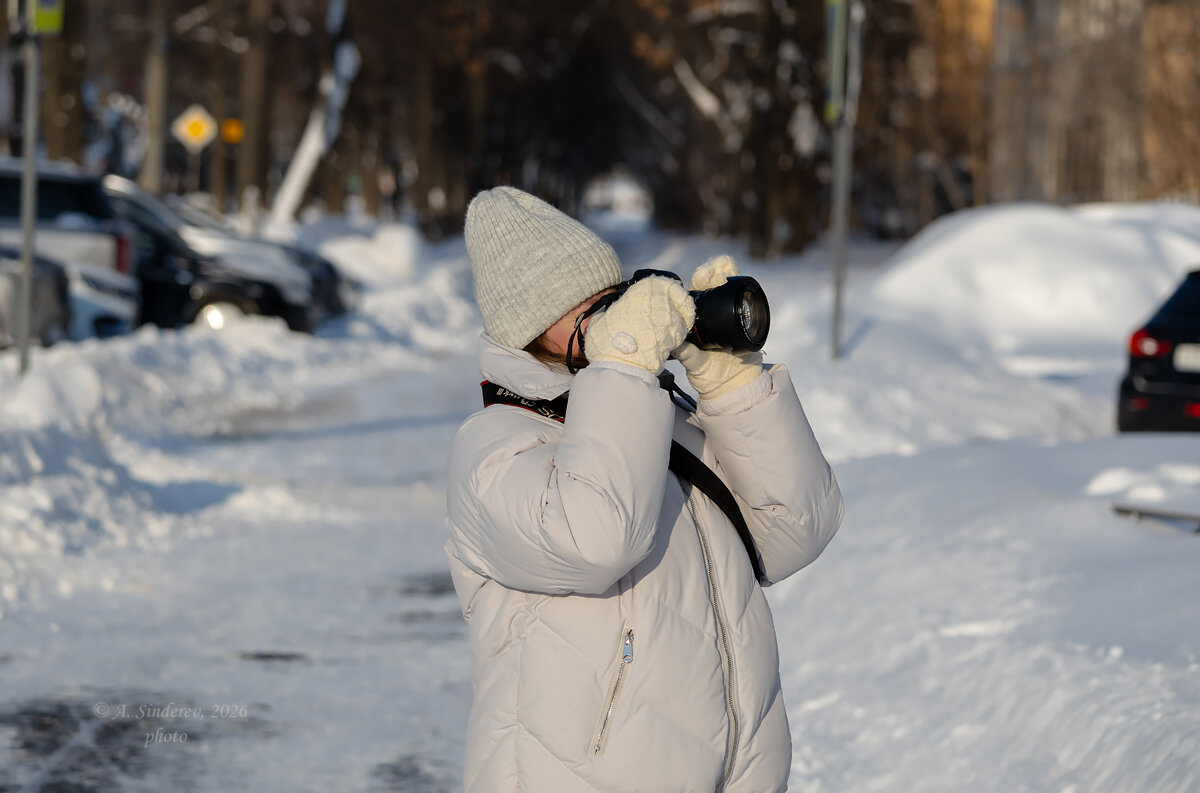 Девушка фотографирует - Александр Синдерёв