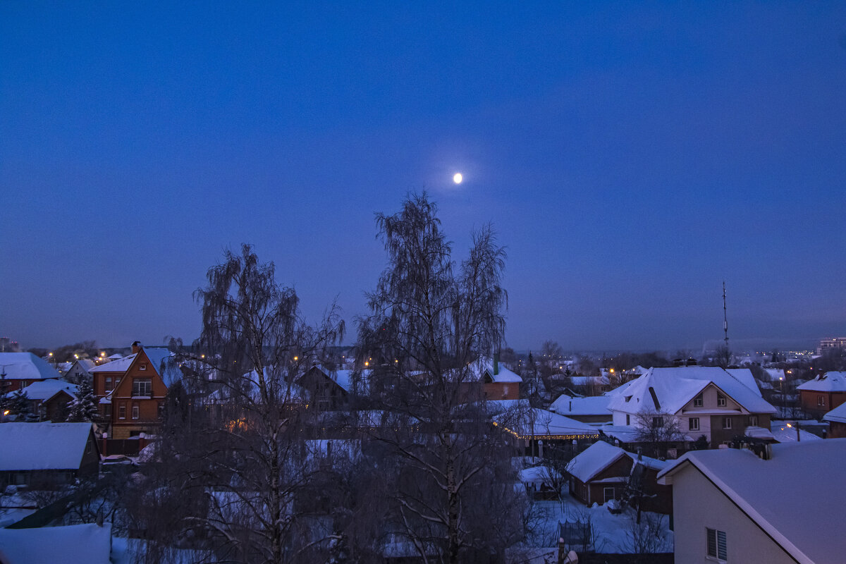 Ясное утро, с уходящей луной. - Петр Беляков