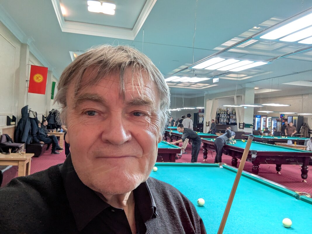 Игрок в русский бильярд. - Андрей Хлопонин