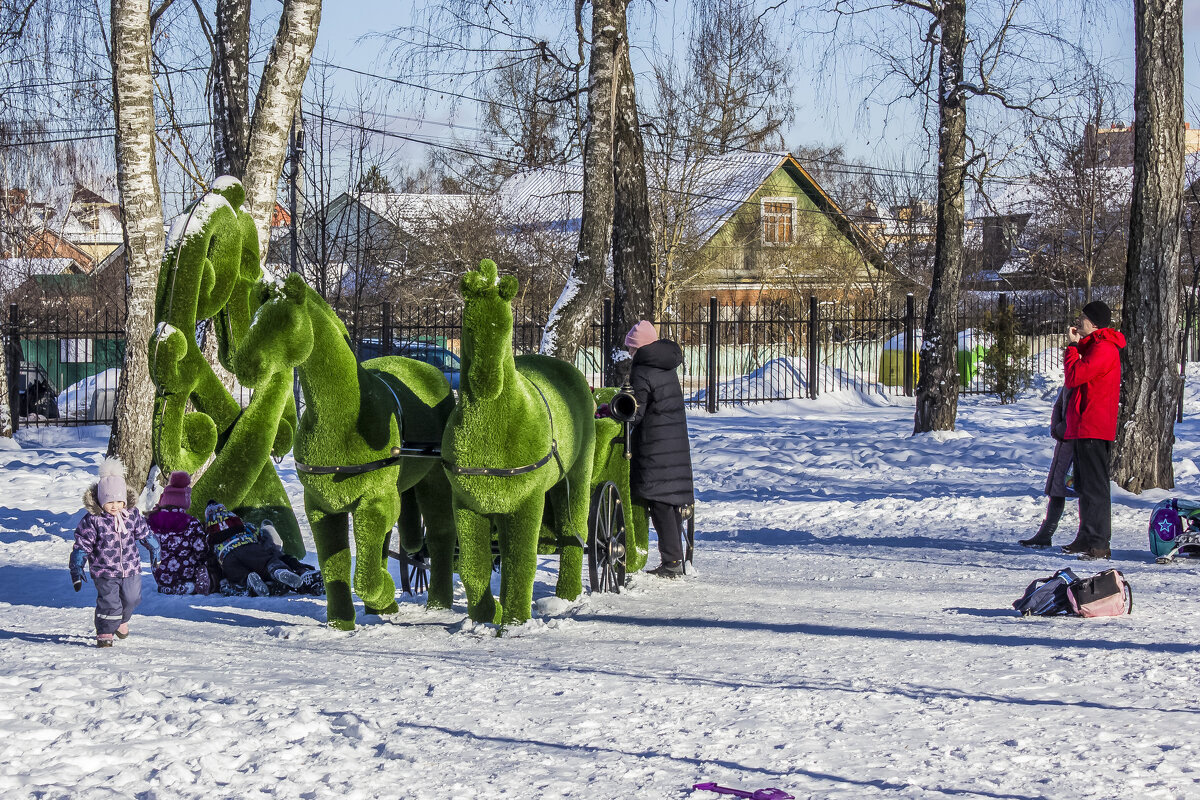Зелёные лошадки. - Петр Беляков