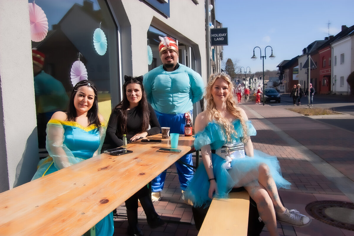 В ожидании карнавалвного шествия - Valziwa 