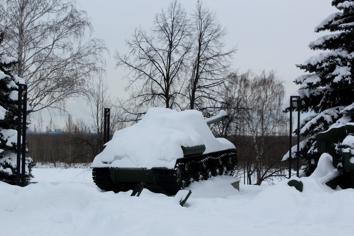 Город под снегом - Марсель Валеев