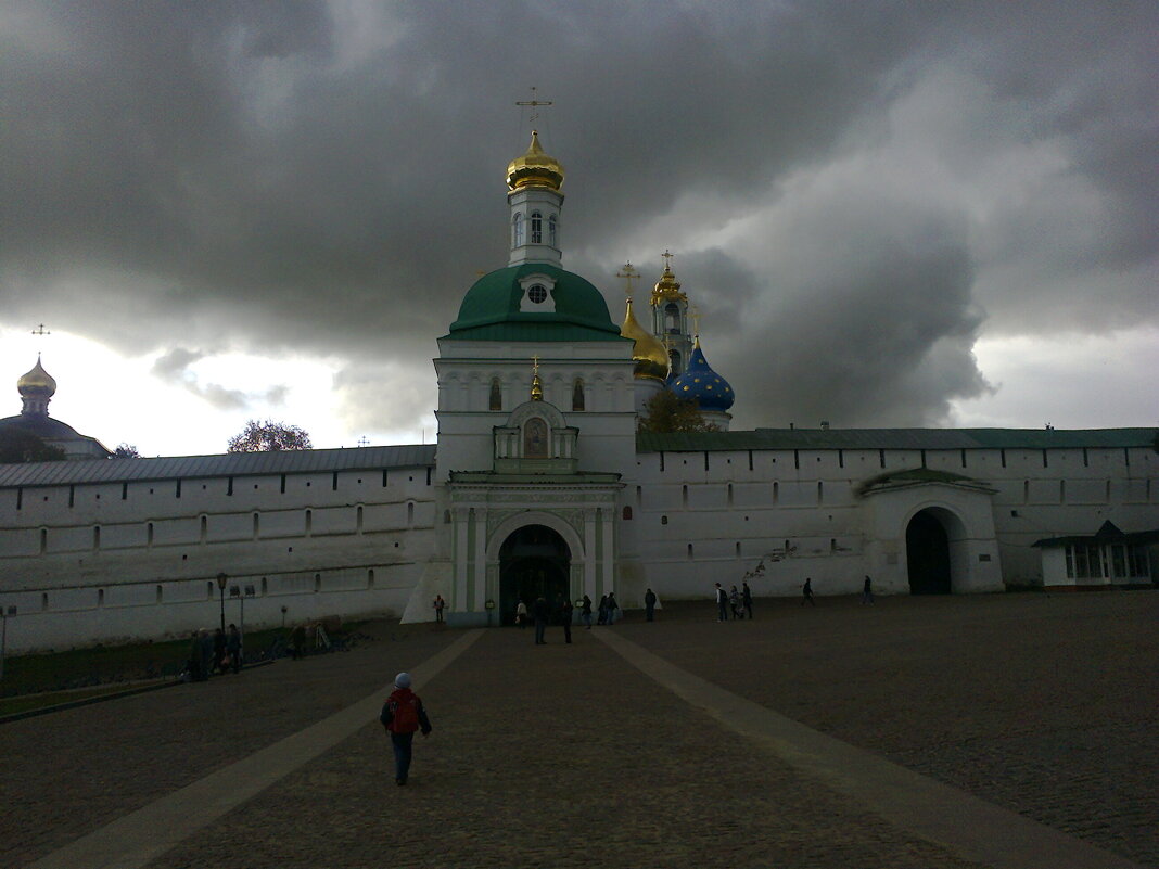 Успенские ворота Троице-Сергиевой лавры - fogmeadowww m