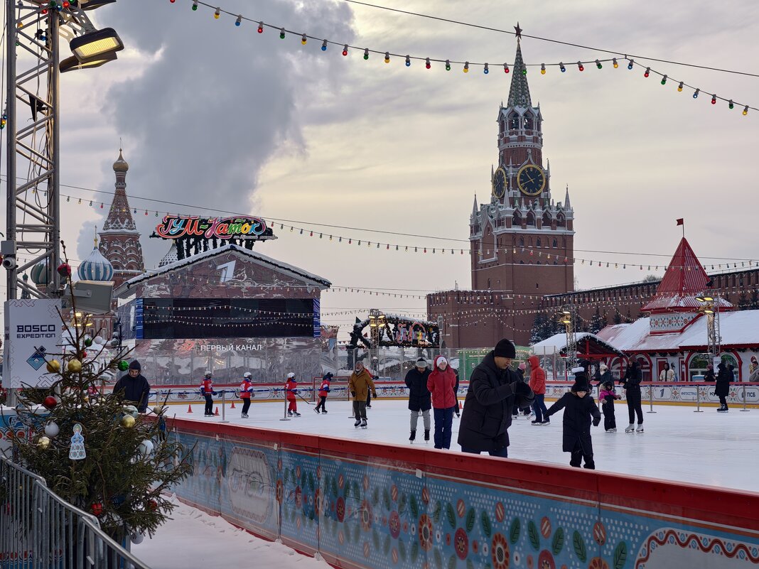 ГУМ-каток на Красной площади - <<< Наташа >>>