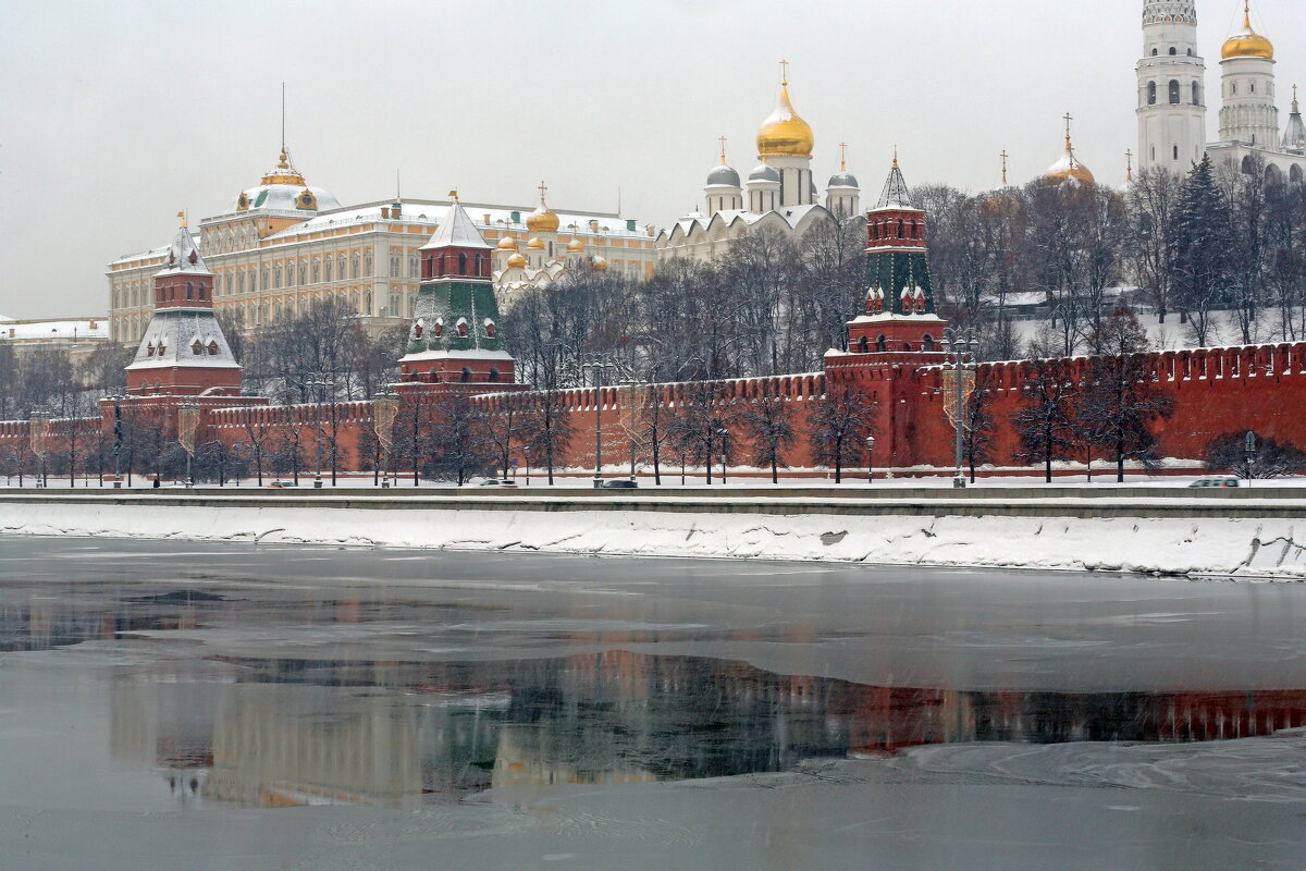 Кремлёвская набережная 14 января - Михаил Бибичков
