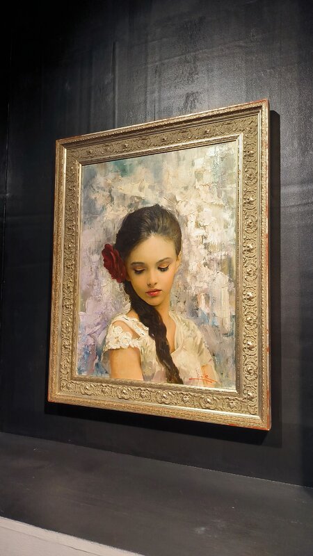 В галерее Романа Ляпина. - Ольга 