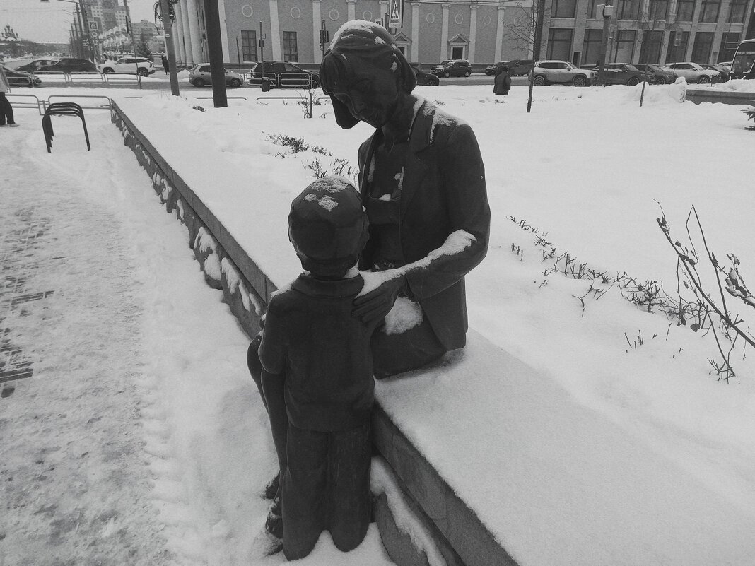 Памятник мамам - Игорь Солдаткин