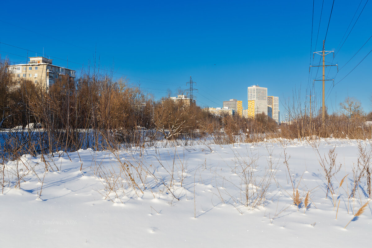 Заснеженный берег реки - Александр Синдерёв
