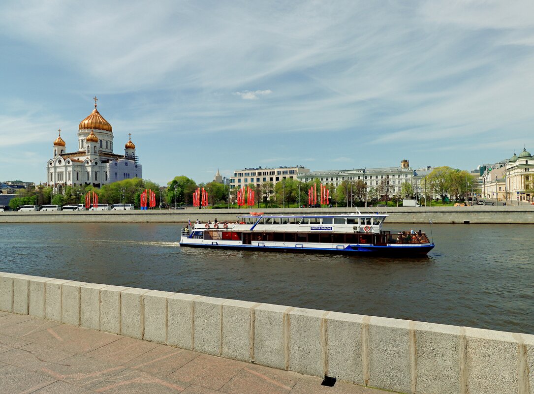 По воде мимо Храма. - веселов михаил 