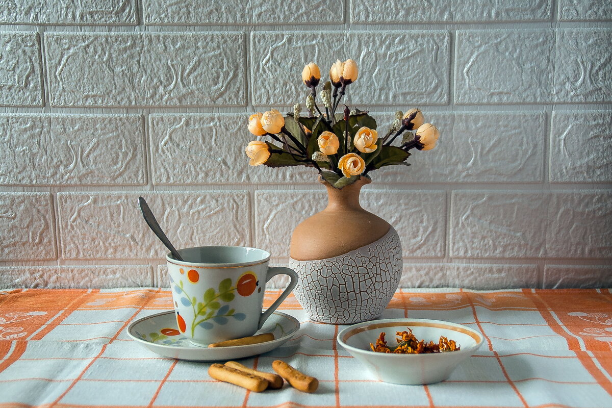 В бело-оранжевых тонах - Елена Пономарева