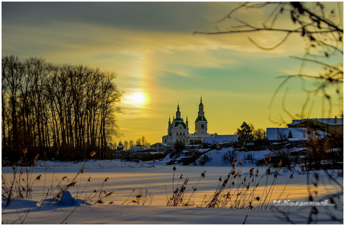 Световой столб над Сретенским собором. Ялуторовск. 07.02.2026. - Михаил Курзанцев