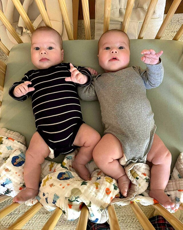 Братья-близнецы - Елена 