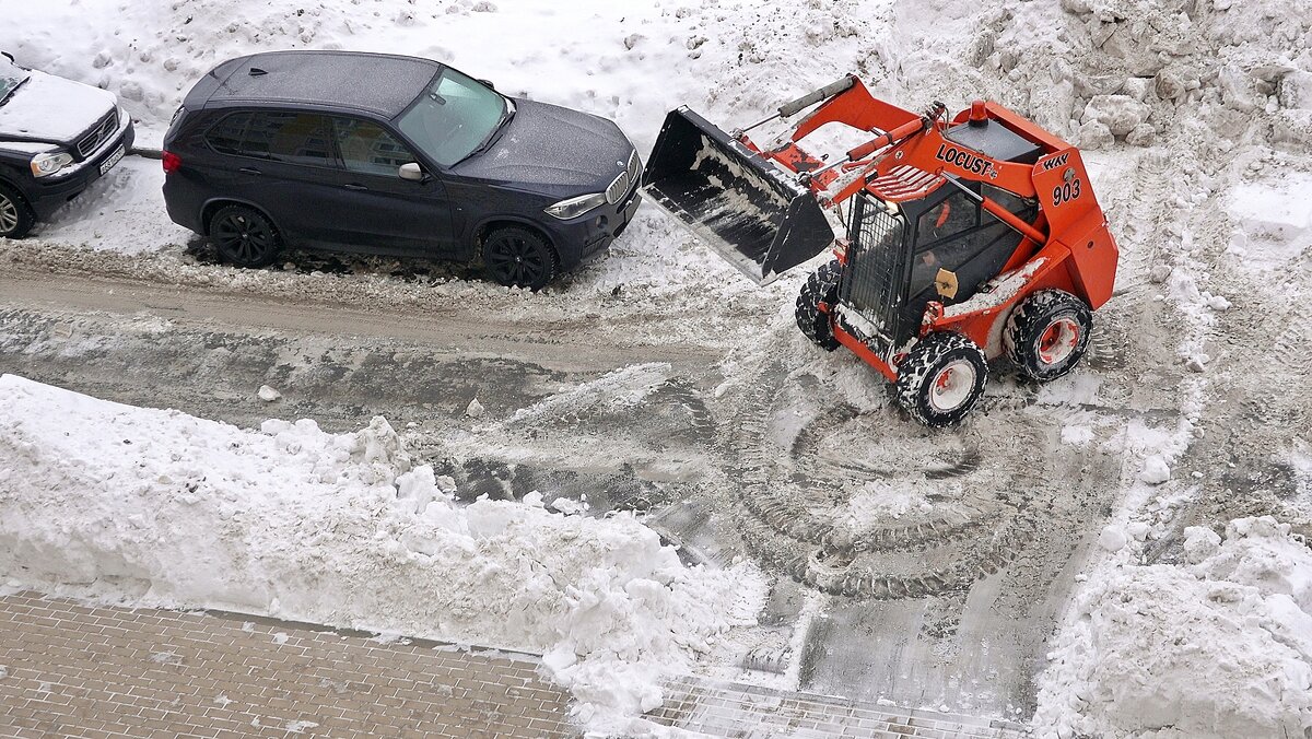 Танцы на дороге - Валерий Иванович