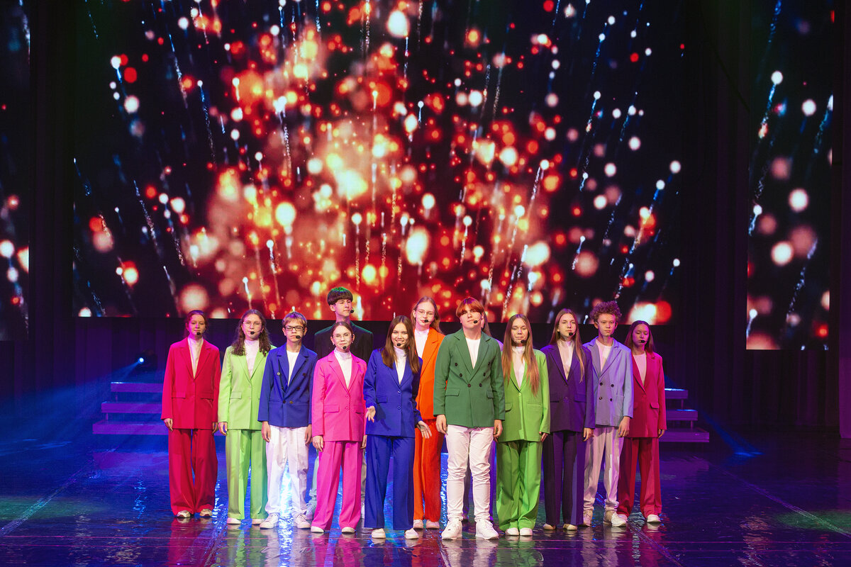 На сцене - Александр Силинский