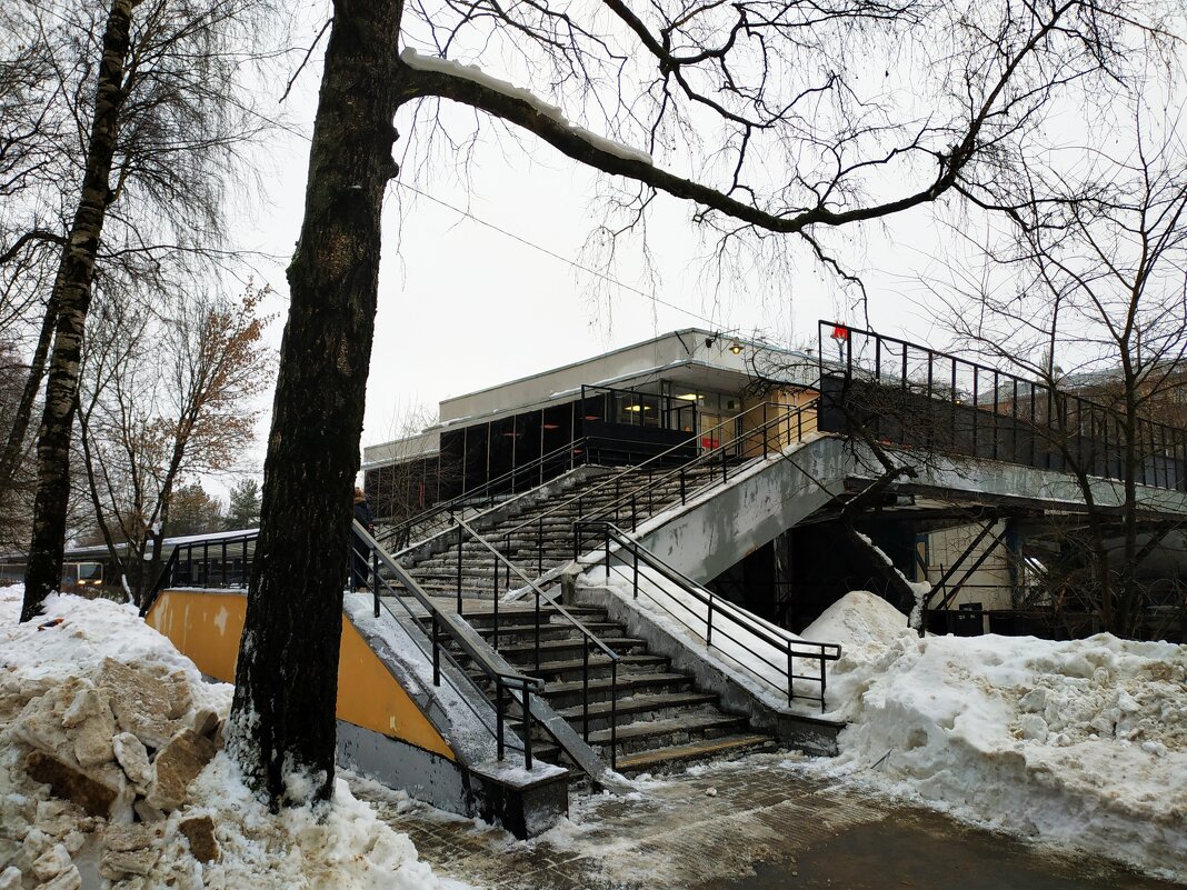 * * * - Андрей Лукьянов