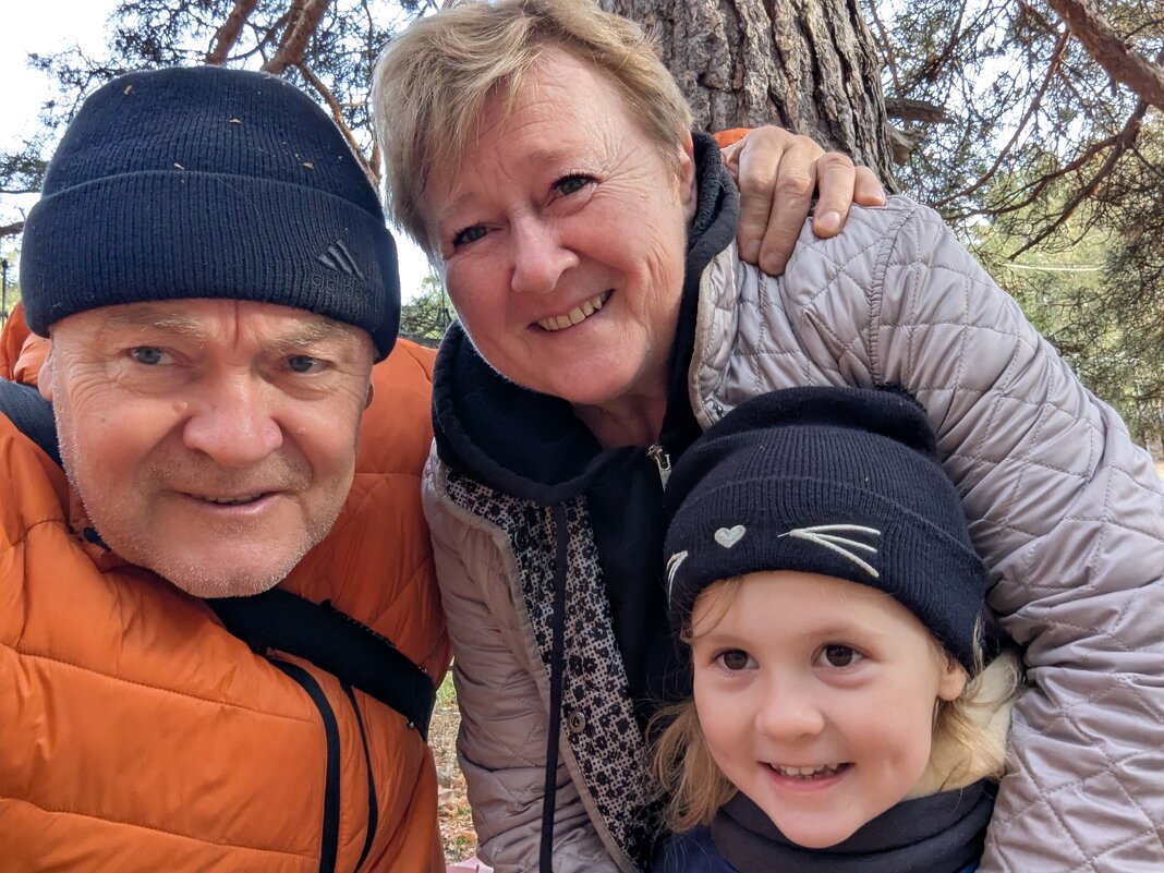 Смейтесь люди,больше... - Андрей Хлопонин