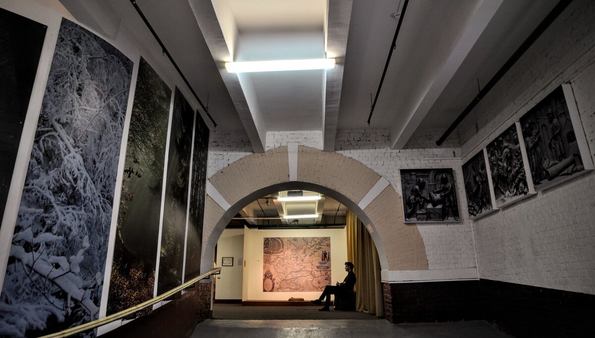 Вот и въехали в залы Музея,,,) - Анатолий Колосов