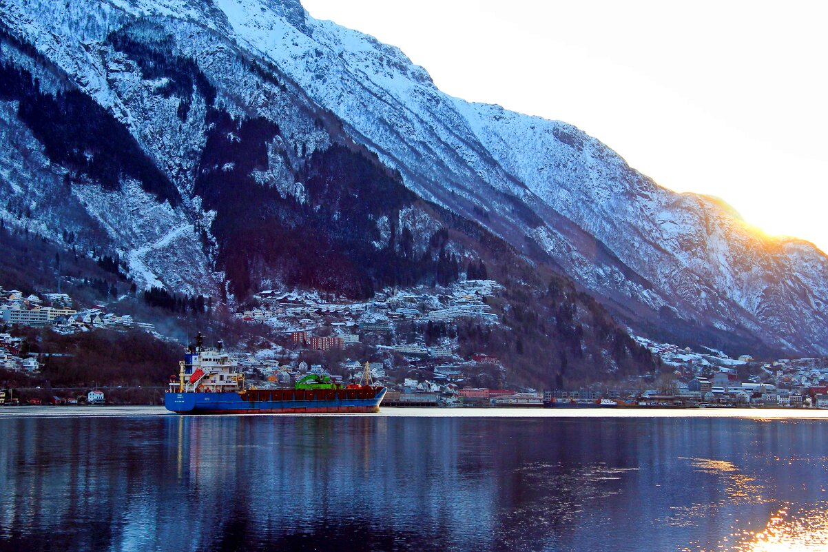 Внутри  фьордов - В.И 