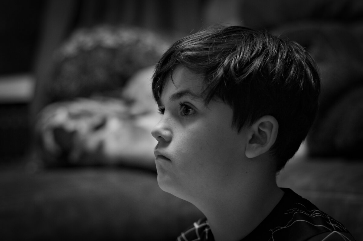 нахмурился - Артём Евтюхов