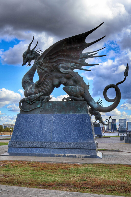 Зилант у Центра семьи - Irene Irene Зилант у Центра семьи - Irene Irene