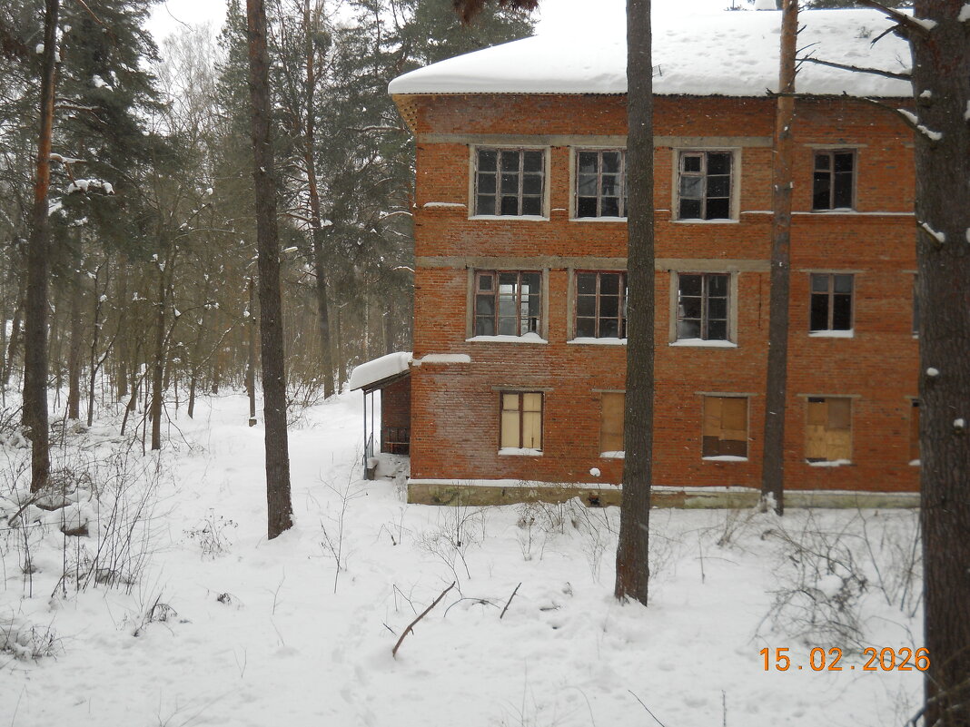 Санаторий. Корпус №1. Вид на корпус №2. Заброшки - fogmeadowww m Санаторий. Корпус №1. Вид на корпус №2. Заброшки - fogmeadowww m