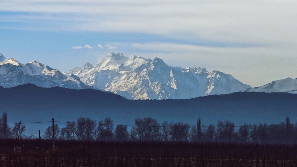 Горы из окна поезда - Мариша 