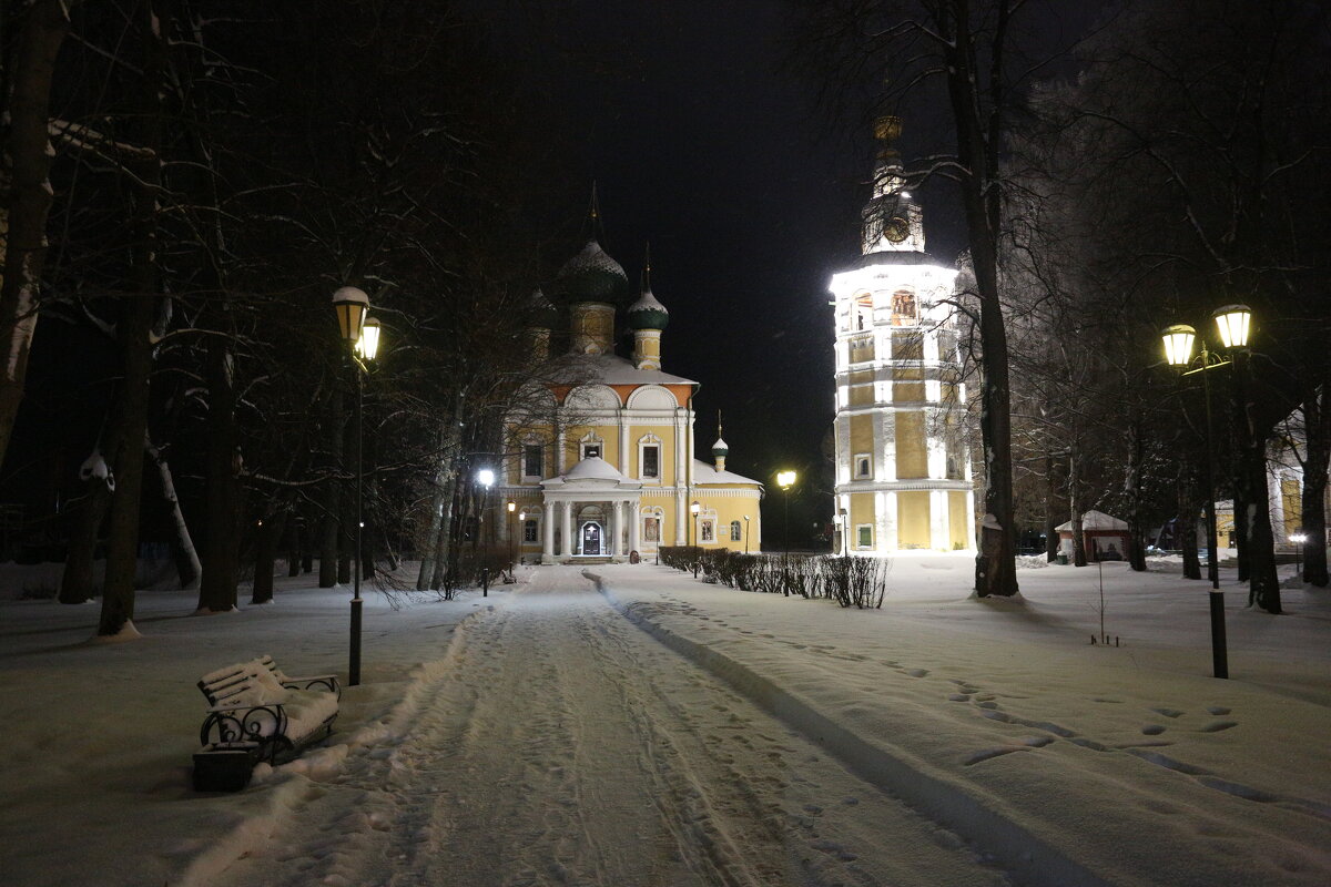 Углич  Кремль - Ninell Nikitina