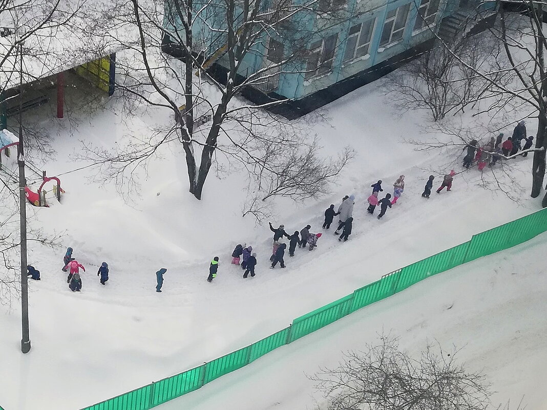 Дети на прогулке - Ольга Довженко Дети на прогулке - Ольга Довженко
