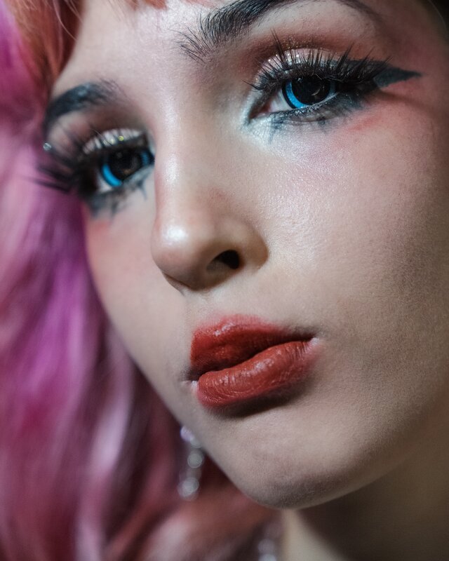 Портрет девушки - Илья Шенгелия Портрет девушки - Илья Шенгелия