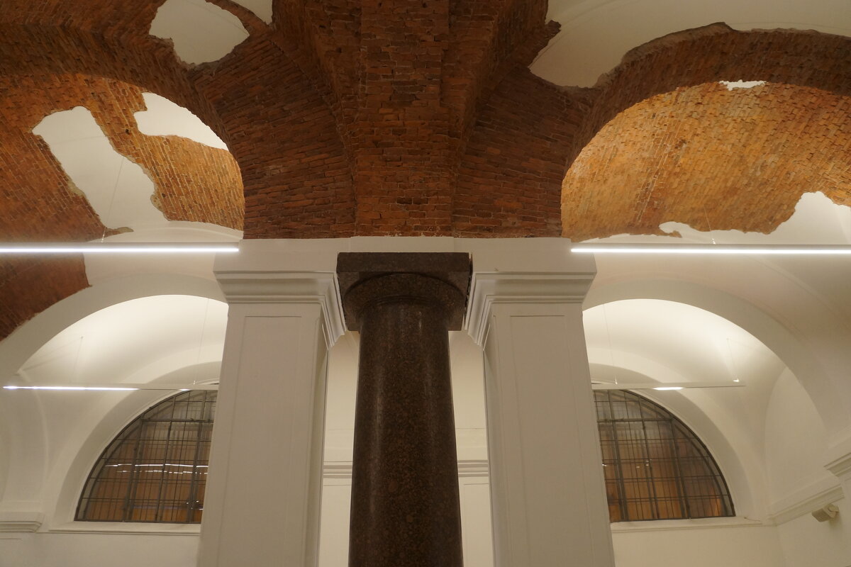 вход в Эрмитаж с Шуваловского проезда - zavitok *