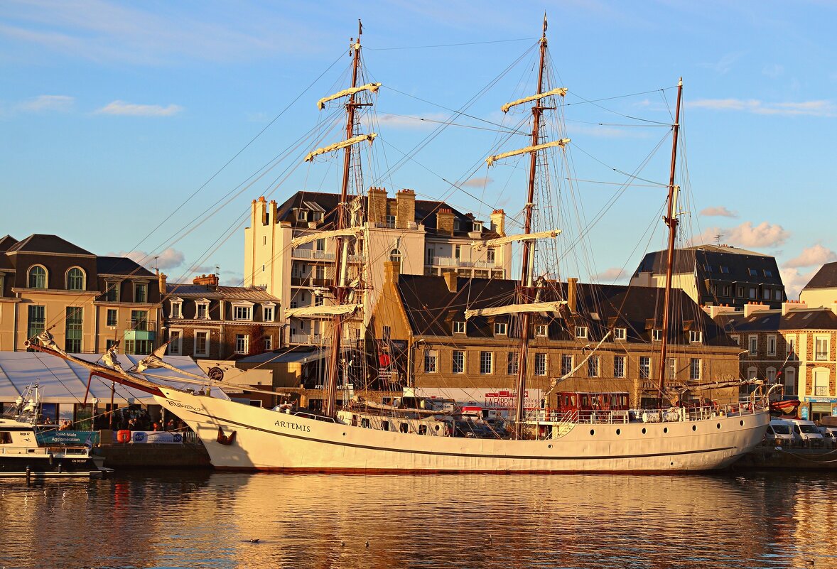 В старом французском порту - В.И 
