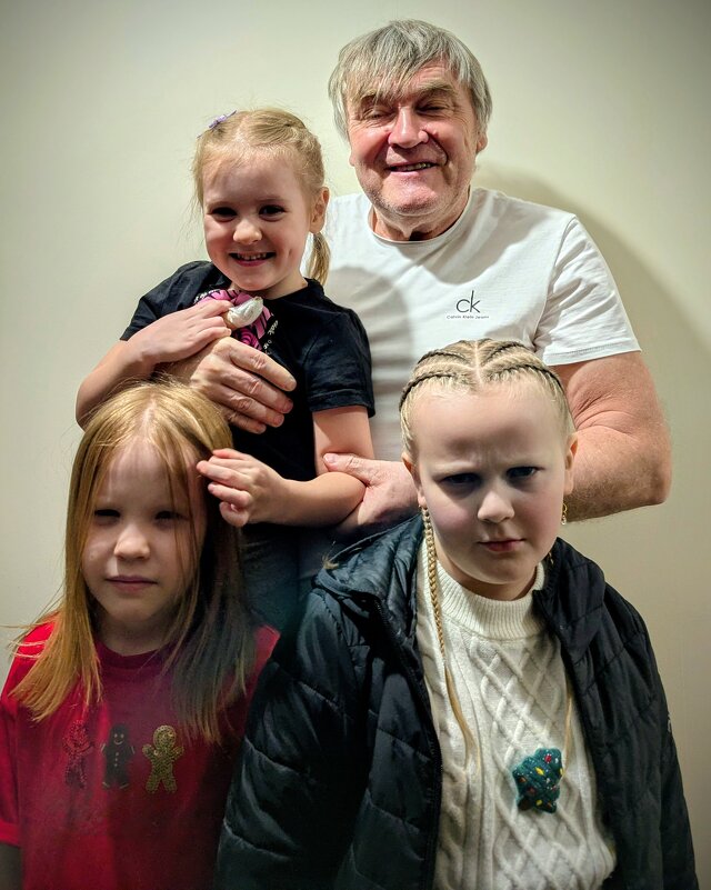 Милые наши внученьки - Андрей Хлопонин