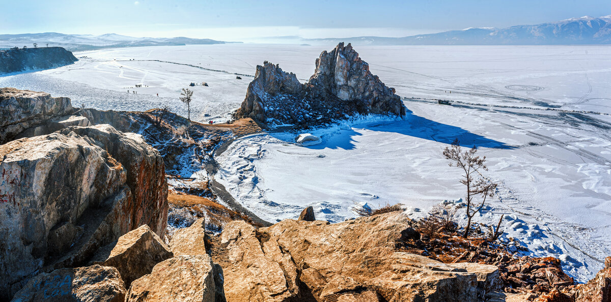 Ольхон, скала Шаманка - Виктор Садырин Ольхон, скала Шаманка - Виктор Садырин