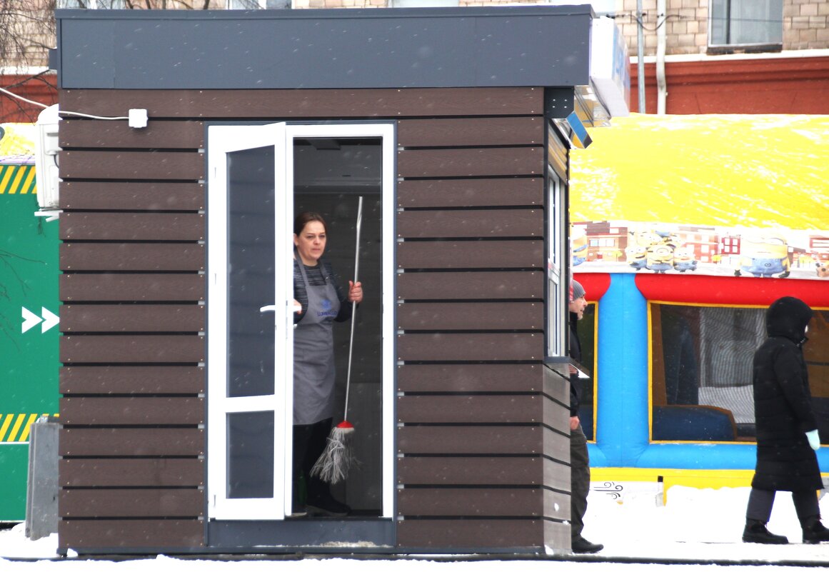 Проходи, фотограф, а то получишь шваброй по ро........и - Сергей Проходи, фотограф, а то получишь шваброй по ро........и - Сергей