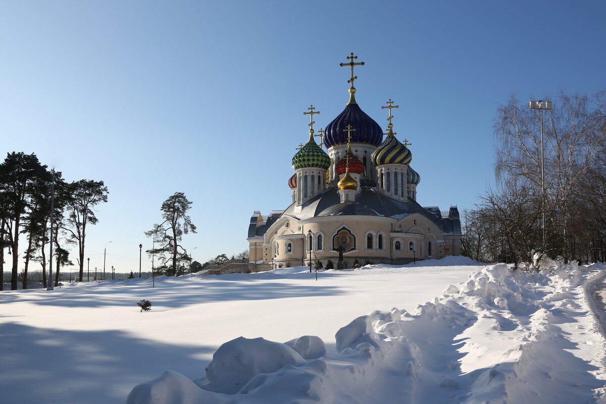 Храм Игоря Черниговского в Переделкине - Ninell Nikitina Храм Игоря Черниговского в Переделкине - Ninell Nikitina