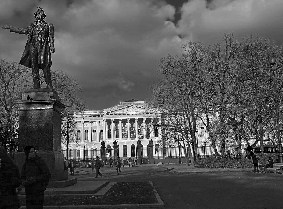 Площадь искусств. С-Петербург - Наталья Площадь искусств. С-Петербург - Наталья