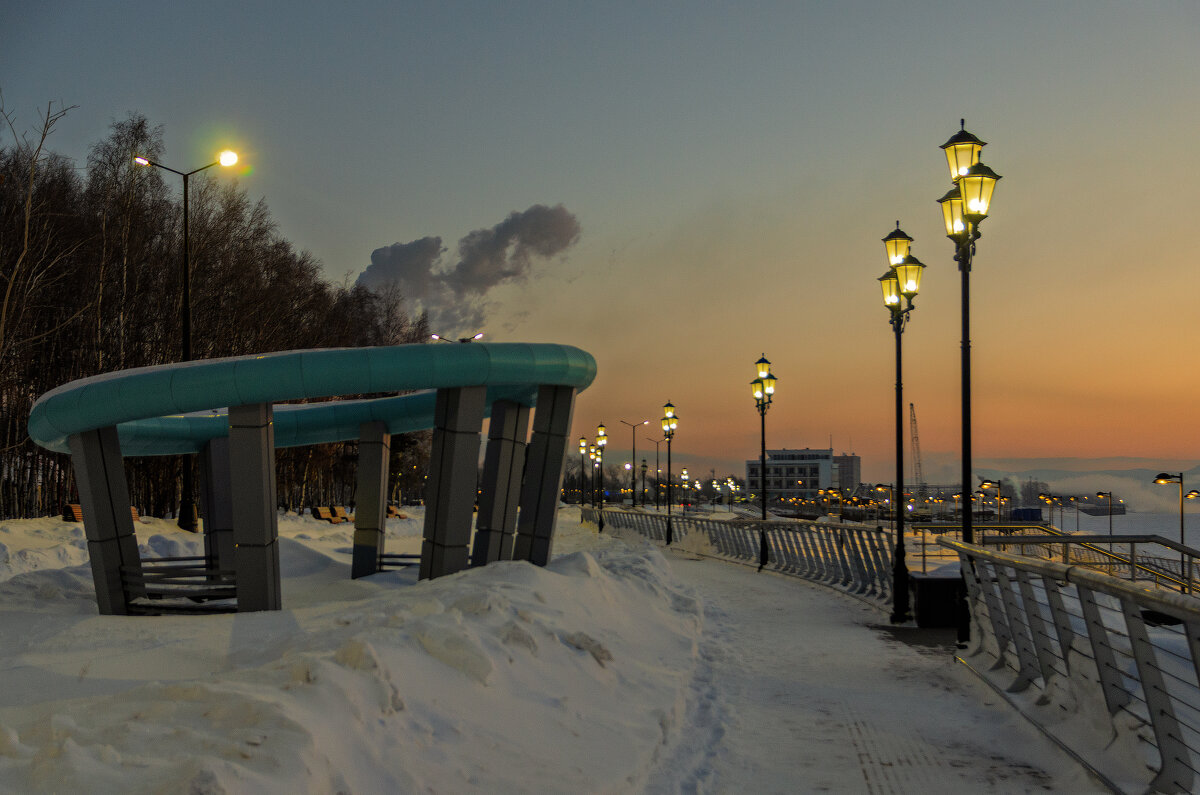 Утром на набережной - Виктор Иванович Чернюк