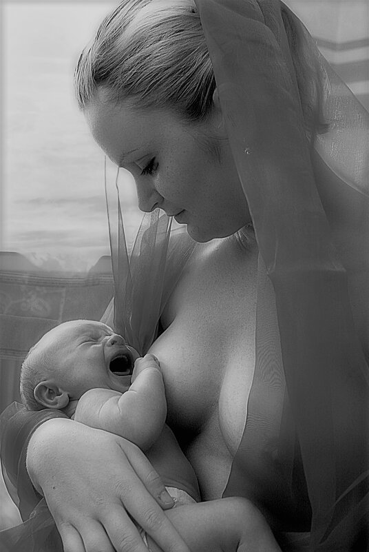 Feeding baby - Valziwa 