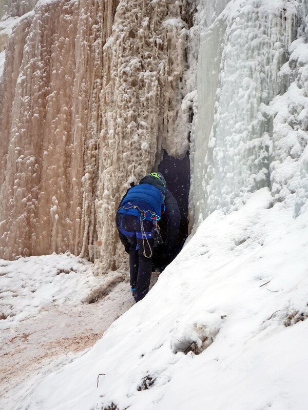 В пещеру. - Игорь Корф В пещеру. - Игорь Корф