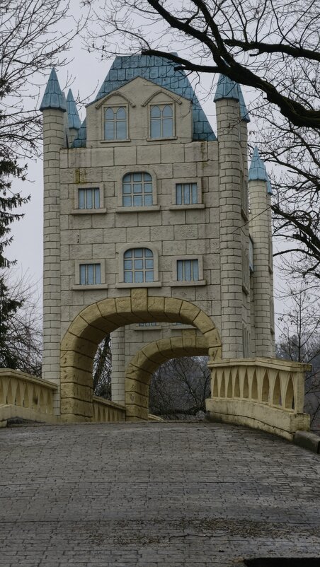 Царство детских аттракционов в парке Нальчика - Мариша Царство детских аттракционов в парке Нальчика - Мариша