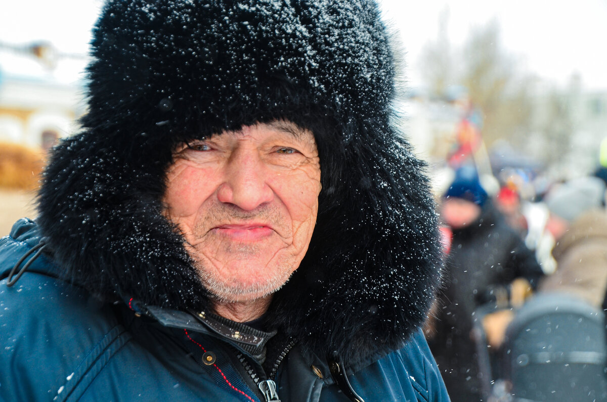 Незнакомец - Михаил Курзанцев