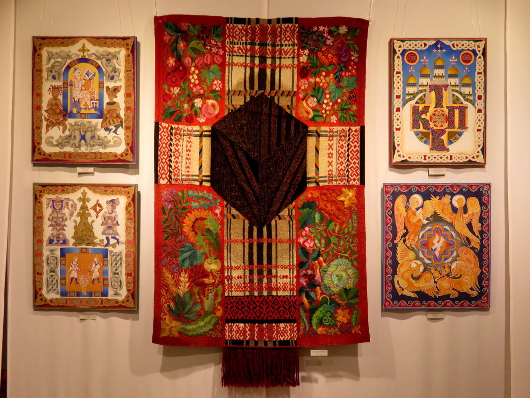 На выставке. - Егор Бабанов